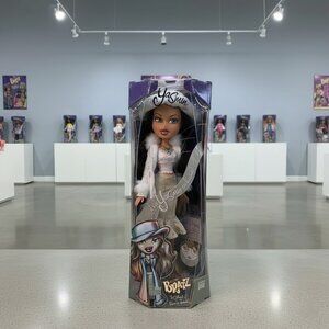Yasmin Exclusive NIB 24” Tall Limited Collector’s Edition 2003 Bratz Doll